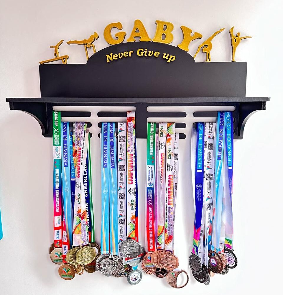 Medallero con repisa